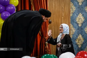 آیین بدرقه خانواده&zwnj;های آسیب&zwnj;دیده در جنگ به زیارت امام رضا(ع)
