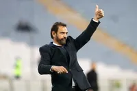 فوری| فیروز کریمی سرمربی استقلال در دربی ۱۰۵ شد