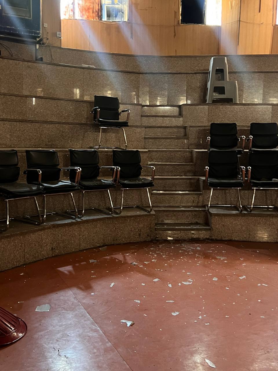 آسیب به ساختمان فدراسیون بوکس در پی موج انفجار ناشی از اصابت موشک+تصاویر