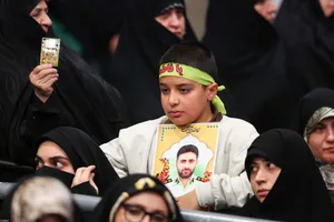 دیدار خانواده شهدای اقتدار با رهبر انقلاب در روز میلاد امیرالمومنین علیه&zwnj;السلام