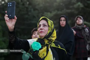 اهتزاز بزرگترین پرچم علوی بر فراز تهران