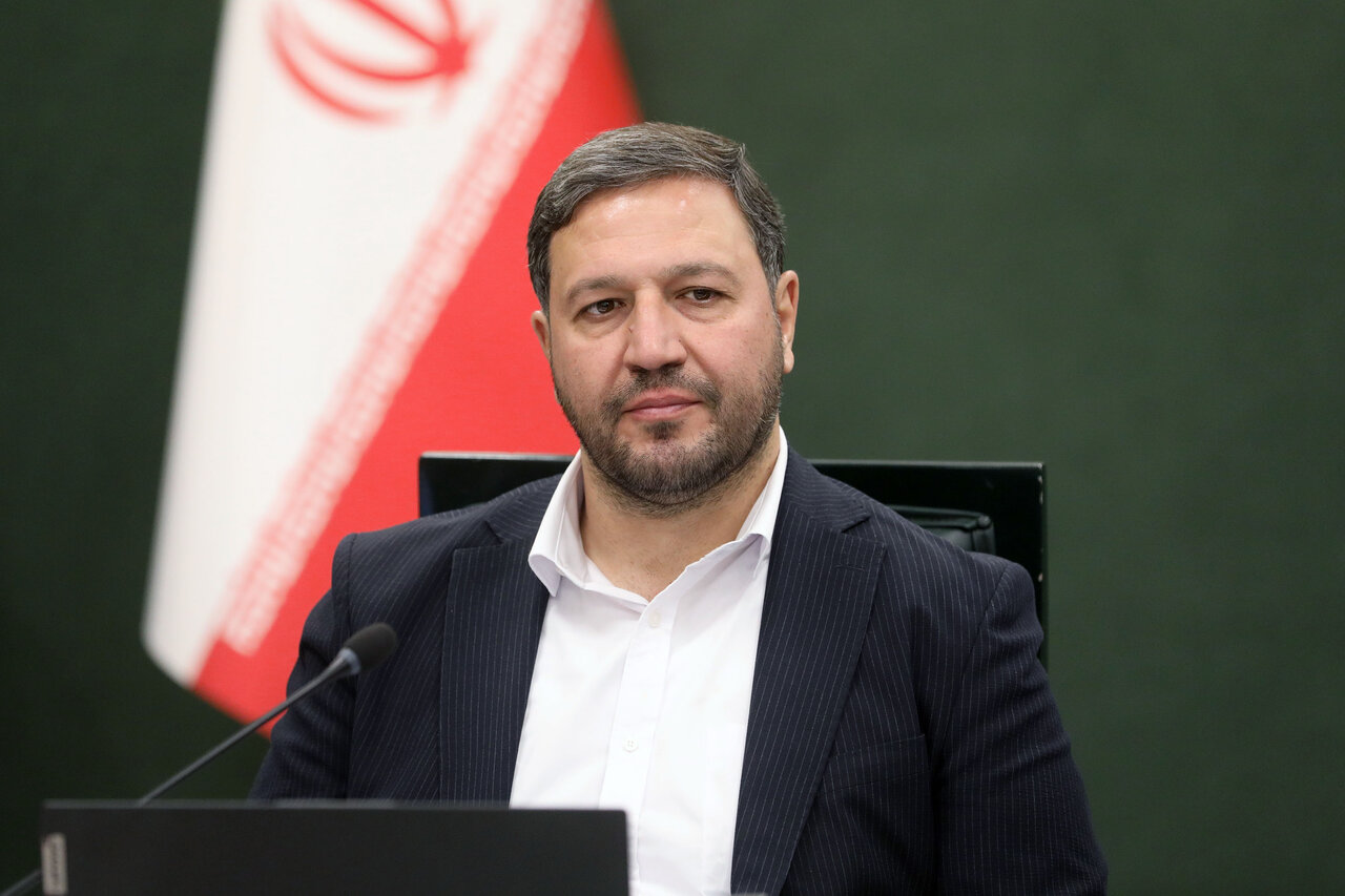 انقلاب اسلامی هویت ایرانی را احیا کرد/