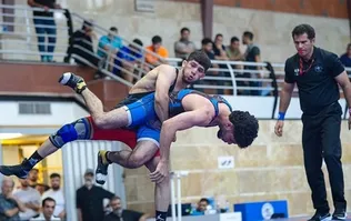 پیام مقاومت از تشک کشتی؛ " تسلیم نمی‌شویم" برگ برنده ملت ایران مقابل دشمنان