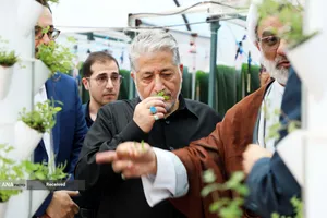  بازدید دکتر رنجبر و حجت&zwnj;الاسلام&zwnj;والمسلمین خسروپناه از مراکز فناوری و تحقیقاتی دانشگاه آزاد اسلامی واحد اصفهان 