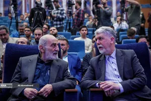 سید عباس صالحی وزیر فرهنگ و ارشاد اسلامی و حسین شریعتمداری سرپرست موسسه کیهان