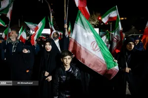 اجتماع مردمی در حمایت از رزمندگان اسلام - میدان صنعت
