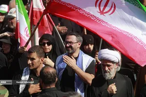 تشییع پیکر مطهر آقای شهید ایران و خانواده ایشان
