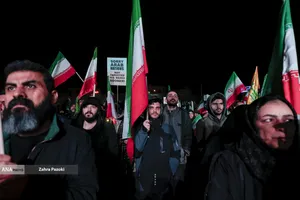 اجتماع بیعت مردم با رهبر سوم انقلاب اسلامی
