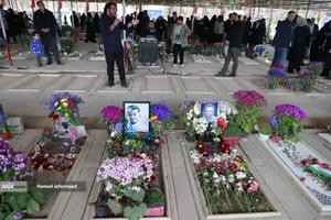 اولین جمعه سال جدید گلزار شهدای حملات تروریستی آمریکایی - صهیونی در جنگ رمضان - قطعه 42 بهشت زهرا(س)