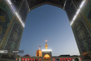 حرم مطهر رضوی در شب رحلت پیامبر اکرم و شهادت امام حسن مجتبی(ع)