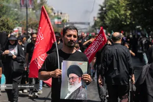 پیاده&zwnj;روی جاماندگان اربعین در تهران
