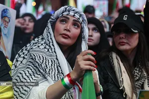 اجتماع به عشق وطن دسته پرچم داران ایران- میدان انقلاب تهران