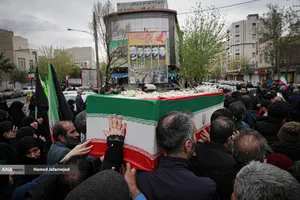 تشییع پیکر ام البنین تهران مادر شهیدان افراسیابی با حضور گسترده مردم انقلابی و شهیدپرور خیابان نبرد- پیروزی