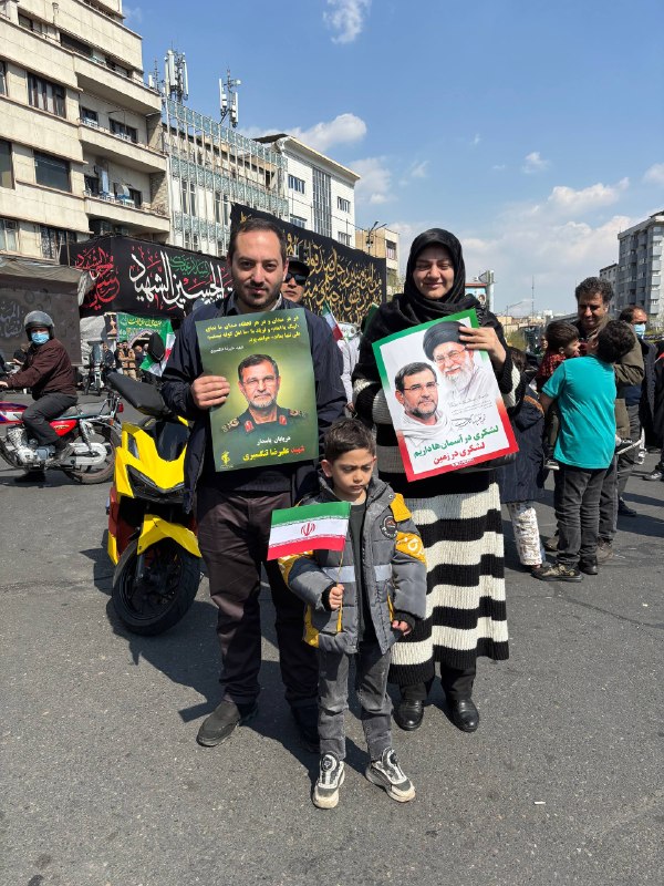 پیکر مطهر دریادار تنگسیری بدرقه شد / وداع جانسوز مردم با فرمانده دلاور خلیج فارس