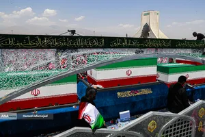 تشییع پیکر مطهر آقای شهید ایران و خانواده ایشان