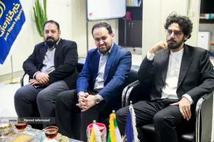 محمد حاجی&zwnj;میرزایی مدیرعامل بنیاد ملی بازی&zwnj;های رایانه&zwnj;ای، محمدصادق افراسیابی معاون راهبردی و عضو هیات مدیره بنیاد ملی بازی&zwnj;های رایانه&zwnj;ای و احسان هوشیارگر مدیر ارتباطات و امور بین&zwnj;الملل بنیاد ملی بازی&zwnj;های رایانه&zwnj;ای