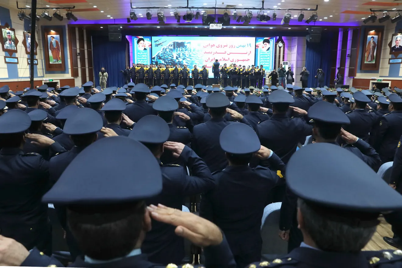 دیدار فرماندهان و کارکنان نیروهای هوایی با رییس ستاد کل نیروهای مسلح