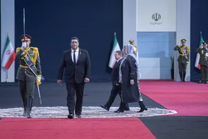 ادای احترام مقامات و مسئولان خارجی به پیکر امام شهید 