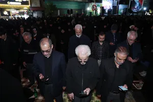 اقامه نماز استغاثه به امام زمان زمان(عج) - چهارراه نبرد خیابان پیروزی
