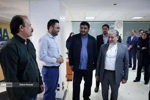 بازدید بیژن رنجبر رییس دانشگاه آزاد اسلامی از تحریریه خبرگزاری آنا