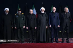 ادای احترام مقامات و مسئولان خارجی به پیکر امام شهید 