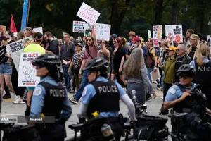 تجمع میلیونی آمریکایی ضد ترامپ با شعار &laquo;پادشاهی ممنوع&raquo;