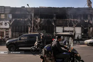 تخریب و آتش سوزی اموال عمومی در تهران