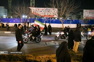 عزاداری شهادت رهبر انقلاب در چهارراه کوکاکولا خیابان پیروزی تهران