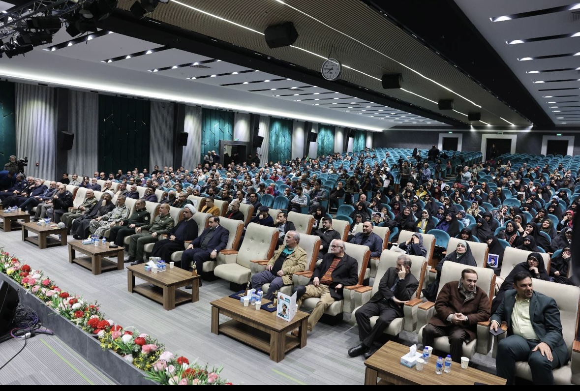 گفتمان و ارزشهای دفاع مقدس را تبیین کنیم تا انسجام ملی به وجود آید گفتمان و ارزشهای دفاع مقدس را تبیین کنیم تا انسجام ملی به وجود آید