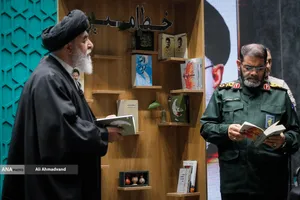 سردار حسین معروفی معاون هماهنگ کننده سازمان بسیج و حجت&zwnj;الاسلام علی&zwnj;اکبر اجاق&zwnj;نژاد تولیت آستان مقدس مسجد جمکران