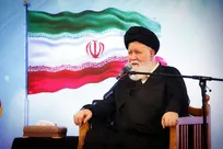 مقاومت مردم در هوای سرد و گرم و در عرصه‌های تجمع دنیا را مات و مبهوت کرده است/مردم با وجود بمب، غیرت و شهامت  از خود نشان می‌دهند