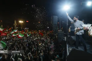 دویستمین شب اجتماع