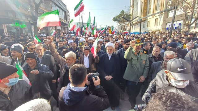 فیلم و عکس| راهپیمایی سراسری در ایران اسلامی؛ ملت ایران با حضور حماسی اقدامات اغتشاشگران مسلح را محکوم کردند فیلم و عکس| راهپیمایی سراسری در ایران اسلامی؛ ملت ایران با حضور حماسی اقدامات اغتشاشگران مسلح را محکوم کردند