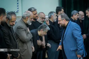 فرزاد جهان&zwnj;بین معاون فرهنگی و دانشجویی دانشگاه آزاد اسلامی در مراسم چهلمین روز شهادت دکتر محمدمهدی طهرانچی