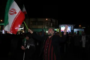 اقامه نماز استغاثه به امام زمان زمان(عج) - چهارراه نبرد خیابان پیروزی