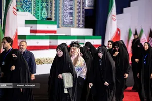 ادای احترام فرهیختگان و هیأت&zwnj;های دینی و شخصیت&zwnj;های سیاسی و فرهنگی کشورهای جهان