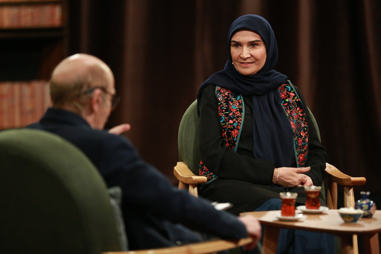 مأمور امنیتی آژانس شیشه‌ای مهمان چهل‌تیکه می‌شود/ دیدار با بازیگر «دنیای شیرین دریا» در شبکه نسیم