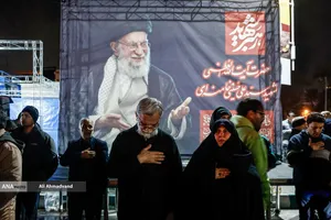 مراسم عزاداری در سوگ رهبر شهید انقلاب - میدان ونک
