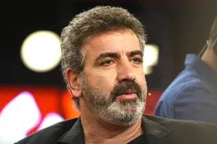 رهبری‌فرد: ترامپ خودش را در آینه ببیند تا بفهمد چه کسی برای عصر حجر است/ برخی افراد خودشان را به کری و کوری زده‌اند+فیلم