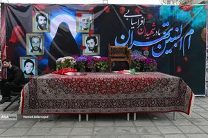 تشییع پیکر ام البنین تهران مادر شهیدان افراسیابی با حضور گسترده مردم انقلابی و شهیدپرور خیابان نبرد- پیروزی