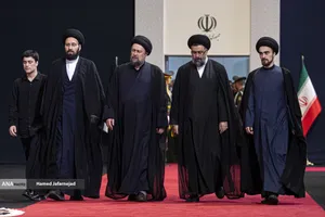 ادای احترام مقامات و مسئولان خارجی به پیکر امام شهید 