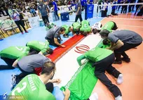 به رفتارهای غریبانه عادت کرده‌ایم/ بچه‌ها سرود نخواندند اما سجده به پرچم را ندیدند؟