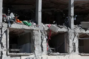 بازدید وزیر علوم از پژوهشگاه هوافضا در تهران