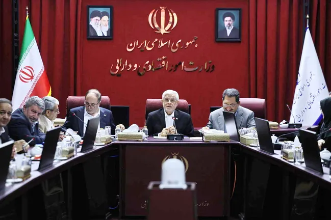 عارف: پس از جنگ در حوزه علم و فناوری، بر اساس راهبردهای رهبر شهید انقلاب، پیشرفت‌هایی معادل چندین سال حاصل شد