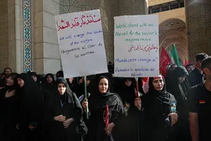 مراسم وداع با رهبر شهید انقلاب حضرت آیت الله سیدعلی خامنه&zwnj;ای (ره) و خانواده ایشان