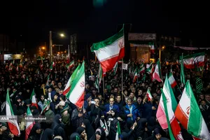 وداع با پیکرهای خانوادگی شهیدان شادکامی در چهارراه نظام&zwnj;آباد