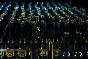 کارخانه شیشه