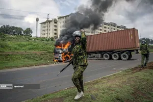 درگیری معترضان مخالف با پلیس در محله فقیر نشین کیبرا در نایروبی،  کنیا