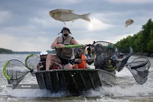 مسابقات ماهی&zwnj;گیری در رودخانه ایلینوی، آمریکا