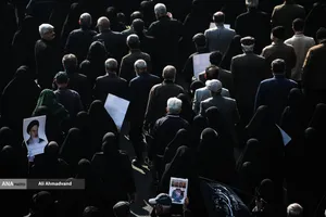 تشییع پیکر 100 شهید دوران دفاع مقدس همزمان با سالروز شهادت حضرت فاطمه زهرا(س) در تهران